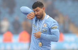 Guardiola rơi nước mắt khi nói về Aguero với Man City