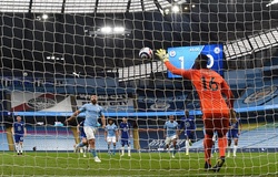 Aguero xin lỗi Man City về quả phạt đền Panenka hỏng ăn