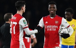 Người hùng lập hat-trick của Arsenal được kêu gọi ở lại