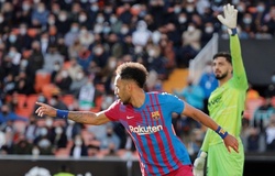 Aubameyang vừa ra mắt đã đi vào lịch sử cùng Barca