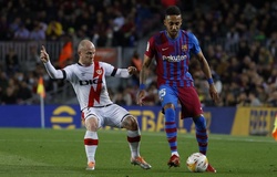 Barca “giúp sức” Real Madrid chạm một tay vào chức vô địch