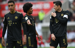 Bayern Munich bị chỉ trích gay gắt khi “xả hơi” sau thất bại