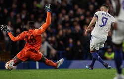 Kỳ lạ các thủ môn thay nhau mắc sai lầm nghiêm trọng trước Benzema 