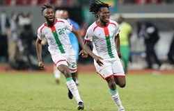 Cúp châu Phi chứng kiến trận đấu “điên rồ” với 19 quả penalty