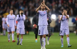 Vì sao VAR hủy bỏ quả phạt đền đối với Barca ở Europa League?