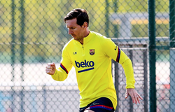 Messi gây bất ngờ với diện mạo mới và cách ghi bàn kinh ngạc