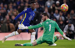 HLV tạm quyền của MU bị đáp trả gay gắt sau trận hòa Chelsea