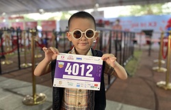 VĐV nhí hào hứng săn giải thưởng lớn tại giải chạy Đất Sen Hồng Marathon 2023 ở Đồng Tháp