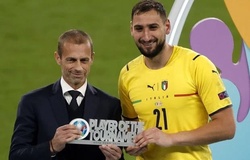 Donnarumma tranh giải Yachine cho thủ môn xuất sắc nhất thế giới 