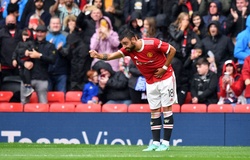 Fan MU tuyên bố Fernandes hay hơn Lampard sau cú hat-trick