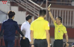 Thầy Công Phượng phản ứng cực gắt trọng tài trận derby trên sân Thống Nhất