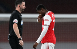 Tiền đạo Arsenal bị đuổi khỏi sân chỉ sau 2 phút 
