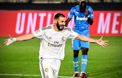 HLV Real Madrid ngây ngất khi Benzema ghi bàn đẹp bậc nhất sự nghiệp