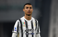 Thần đồng Romania từ chối Chelsea vì muốn chơi cùng Ronaldo