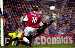 Leicester vs Arsenal và ký ức về cú hat-trick vĩ đại nhất Ngoại hạng Anh