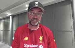 HLV Klopp rơi nước mắt dành chức vô địch cho 2 huyền thoại Liverpool