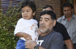 Maradona để lại thông điệp xúc động cho con trai út 
