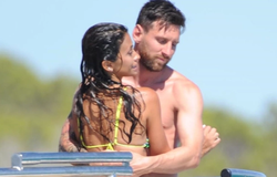 Vợ chồng Messi gây "nhức mắt" với hình ảnh nóng bỏng trong kỳ nghỉ 