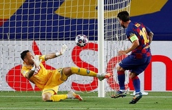 Vì sao Messi bị hủy bàn thứ 2 vào lưới Napoli ở Champions League?