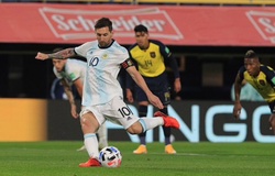 Choáng với số lần chạm bóng kỳ lạ của Messi ở trận gặp Ecuador 