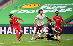 Salah có dùng tay chơi bóng giúp Minamino ghi bàn cho Liverpool?