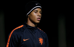 "Van Dijk mới" như một tòa tháp mà Chelsea đang theo đuổi là ai?