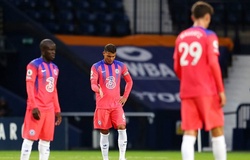 CĐV Chelsea chế giễu áo đấu đội nhà sau màn thoát hiểm