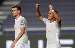 Ngôi sao Bayern kiến tạo trước Barca mà không... cần nhìn