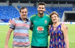 Bố của thủ môn Alisson qua đời sau khi mất tích ở Brazil