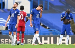 Hậu vệ Chelsea “chơi bóng bầu dục” với Mane và VAR không tha thứ