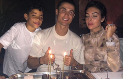 Ronaldo được khen vì từ chối đặc ân khi đi ăn nhà hàng 