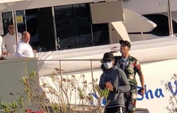 Ronaldo cùng bạn gái bất ngờ xuất hiện trên du thuyền