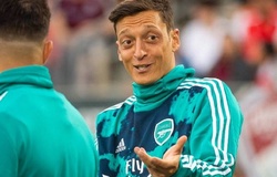 Mesut Ozil chọn đội hình lý tưởng của mình không có cầu thủ Arsenal