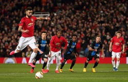 Sút phạt đền “nhảy chân sáo” như Fernandes, Quế Ngọc Hải dễ hay khó?