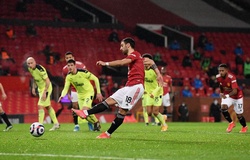 Fernandes sút phạt đền và phản ứng kỳ lạ của thủ môn Newcastle