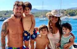 Gia đình Messi chia rẽ về quyết định ra đi hay ở lại Barca