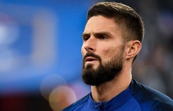 Giroud ghét Benzema tới mức từ chối chuyển đến Lyon