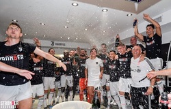 Hình ảnh Ronaldo và Juventus náo động khi ăn mừng chức vô địch 