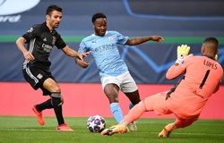 Sterling đã bỏ lỡ cơ hội ghi bàn không tưởng như thế nào?