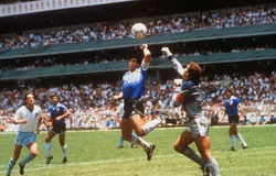 Maradona và 13 khoảnh khắc không giống ai trong cuộc đời 