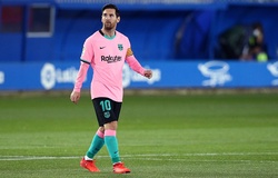 Messi bị Alaves sử dụng chiến thuật bất ngờ để ngăn chặn đá phạt 