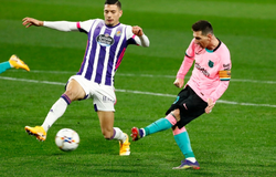 Messi đấu giá đôi giày phá kỷ lục của Barcelona