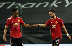 Bruno Fernandes đánh lừa thủ môn khi sút phạt đền cho MU