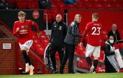 CĐV MU chọn ai đá hậu vệ trái nếu không có cả Shaw lẫn Williams?