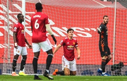 Hàng thủ MU lại mắc lỗi ngờ nghệch trước Tottenham