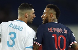 Neymar và Gonzalez thoát án phạt một cách khó tin