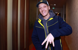 Tiết lộ mức lương cắt giảm ngạc nhiên của Mesut Ozil ở Fenerbahce