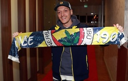 Lý do Mesut Ozil khiến đồng đội ở Arsenal phát cáu khi tập luyện