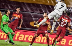 Tiết lộ bí mật đằng sau những cú bật nhảy ấn tượng của Ronaldo