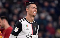 Xem Ronaldo quyết ghi bàn từ... cú giao bóng ở giữa sân